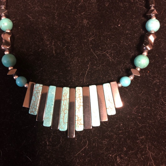 SOLD🤑SOLD🤑Turquoise and Hematite Necklace - Picture 5 of 6